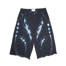 Load image into Gallery viewer, Stingwater Jean Shorts black Airbrush Kevin Mejia
