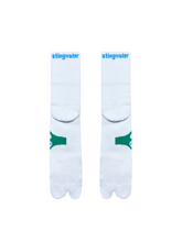 Load image into Gallery viewer, Stingwater Aapi tabi socks white
