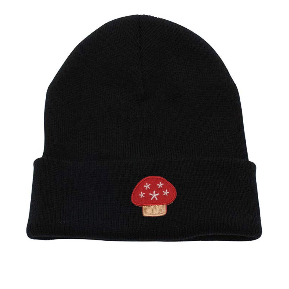 V Speshal Mushroom beanie black