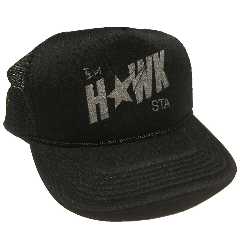 토니 𝙃𝘼𝙒𝙆 ˢᵀᴬ Trucker Hat Black/Silver